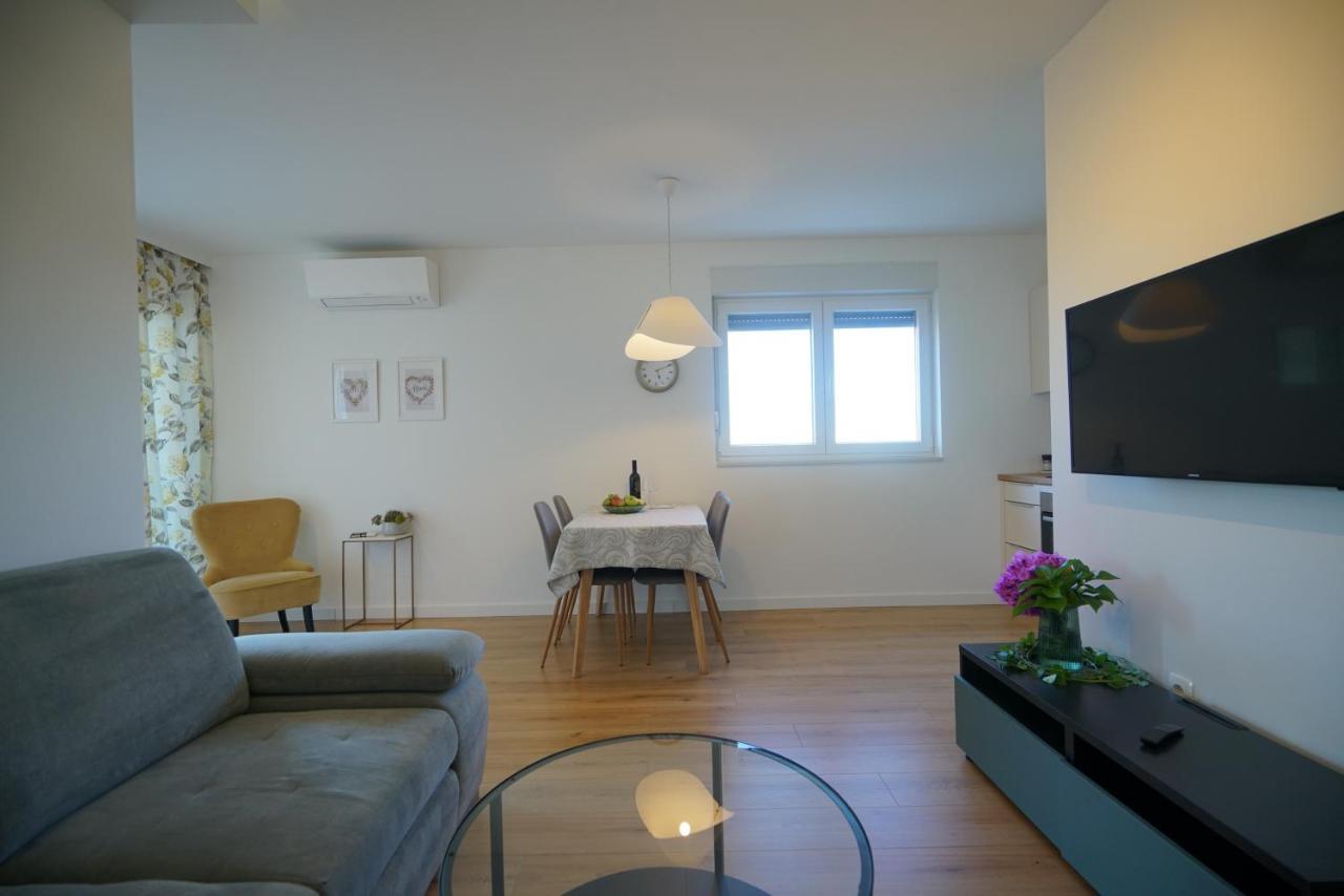 Apartment Perla Sukošan 外观 照片